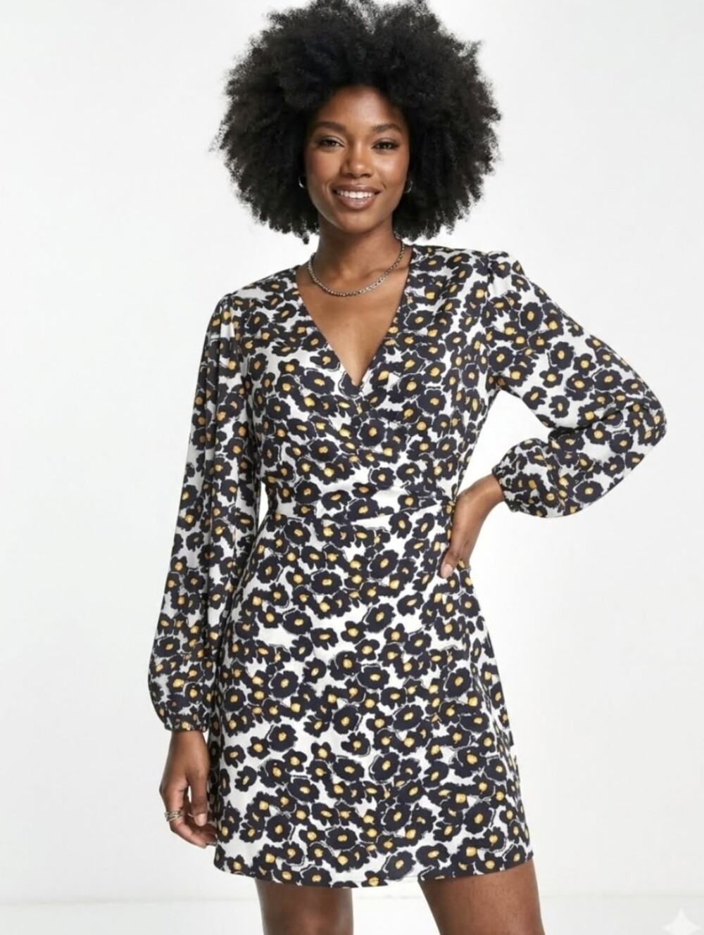 NWOT Glamorous Black Yellow Ditsy Daisy Satin Mini Wrap Dress Long Sleeves  6